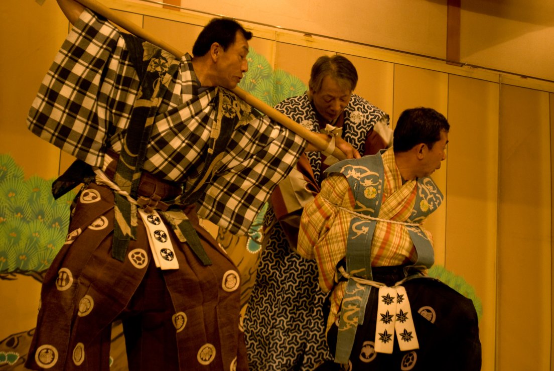 A traditional show at the Gion Corner theatre, Kyōtō #048, 07 août 2011