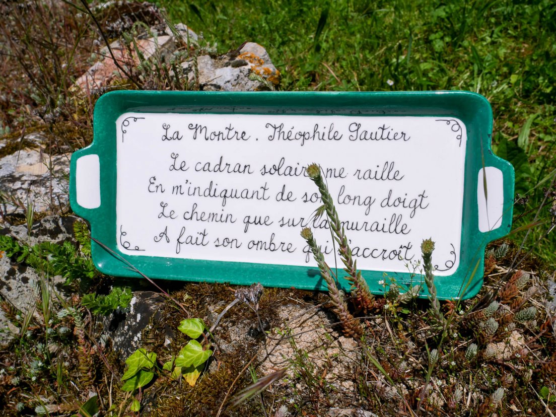 Plat « La montre », poème extrait du recueil « Émaux et camées » par Théophile Gautier