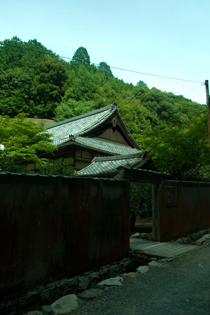 Wooden entrance of a japanese tea house, Kyōtō #005, 07 août 2011