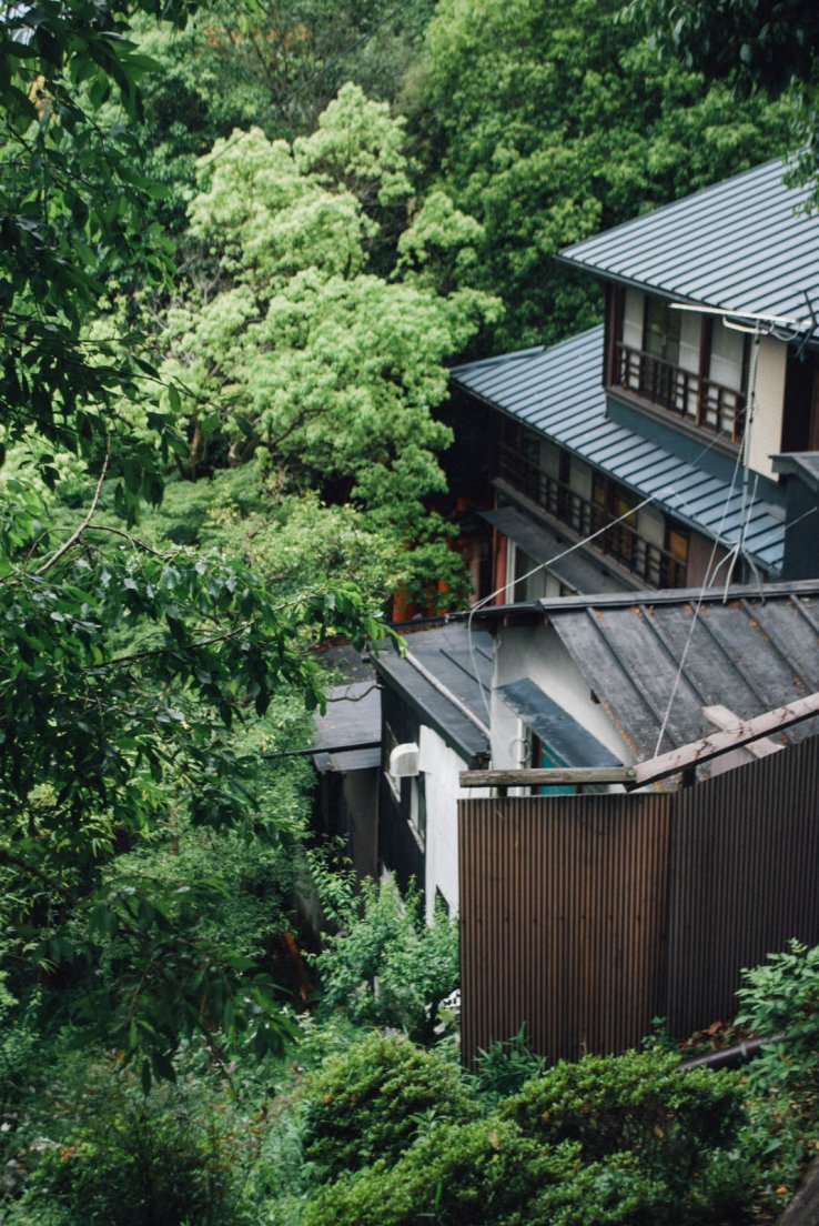 Building on the way to the top of the hill, Ascension du Fushimi Inari #017, 11 may 2016 Building on the way to the top of the hill