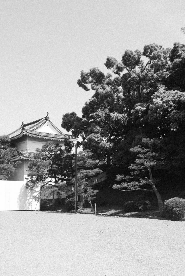 Black and white photograph of the courtyard of the castle, Nijō-jo castle #004, 13 may 2016 Courtyard of the castle
