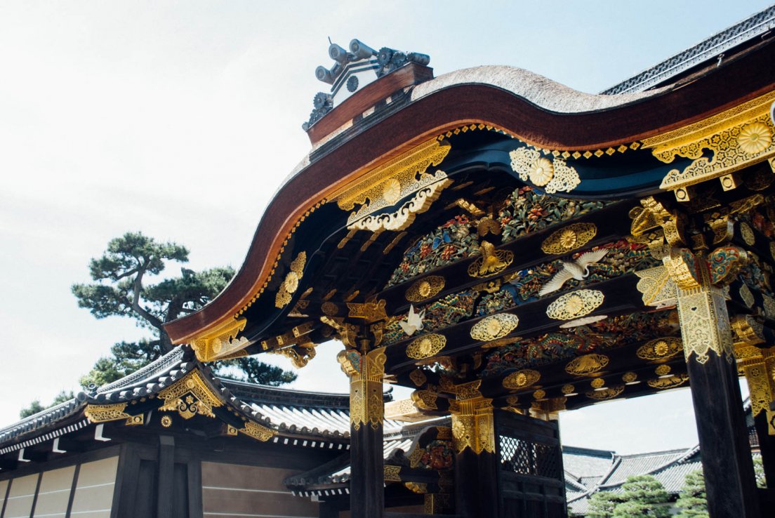 Ornemented gate of the castle, Nijō-jo castle #005, 13 may 2016 Ornemented gate of the castle